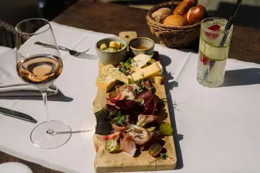 Bergwelt Grindelwald Design Luxury Hotel AZ22942 Bergwelt Terrasse Food 110524