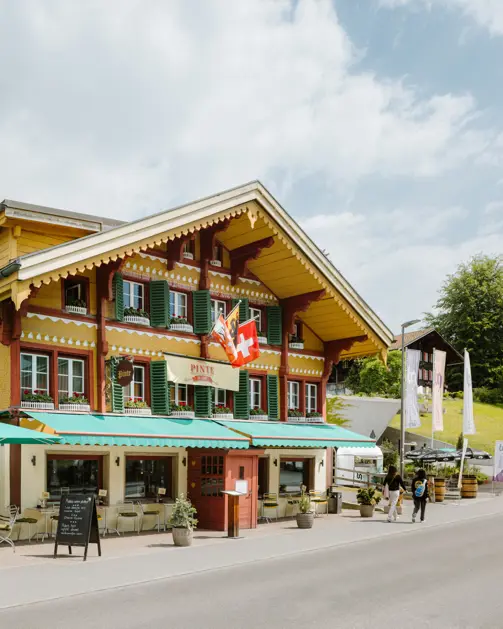 Pinte Hotel Grindelwald AZ 8942 Bergwelt Mitarbeiterportrait 080623